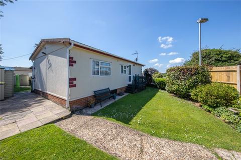 2 bedroom bungalow for sale, Hillcrest Caravan Site, Woodside LU1