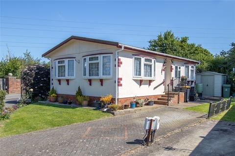 2 bedroom bungalow for sale, Hillcrest Caravan Site, Woodside LU1