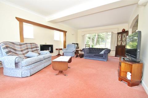 3 bedroom detached house to rent, Old Pines Close, Ferndown, Dorset, BH22