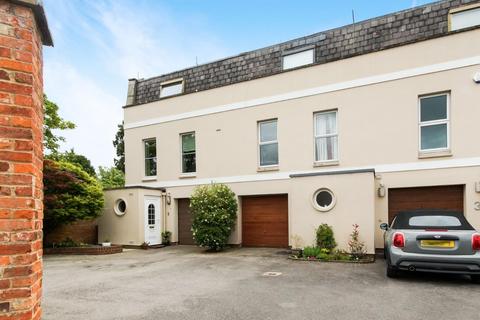 3 bedroom terraced house for sale, Well Place, Cheltenham