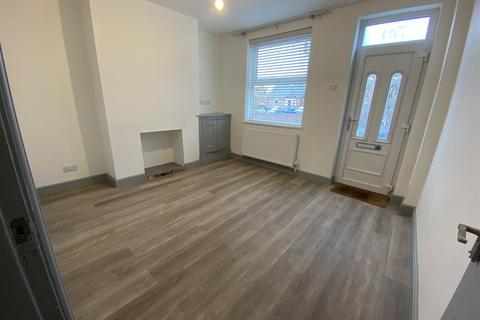 2 bedroom house to rent, Church Street, Eastwood, Nottingham