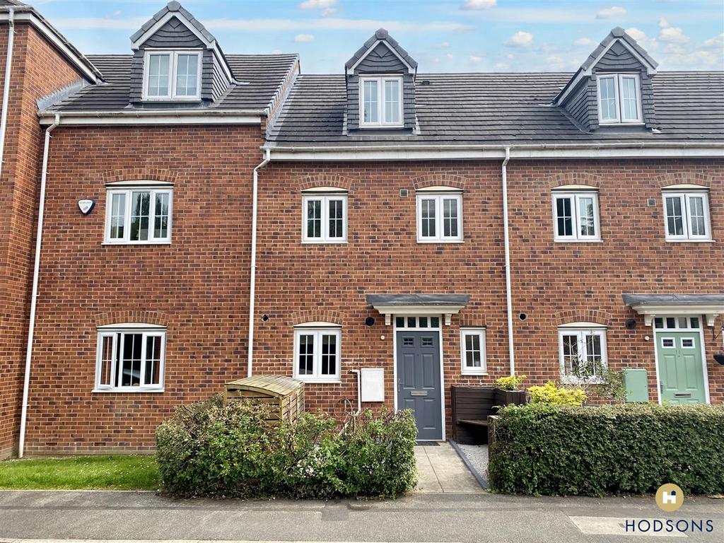 The Locks, Woodlesford LS26 3 bed townhouse for sale £270,000