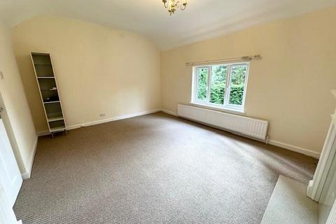 2 bedroom flat to rent, Trysull Court, Bell Road, Trysull, Wolverhampton