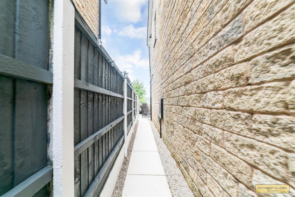 Rear walk way