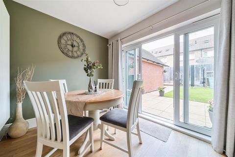 3 bedroom semi-detached house for sale, Bristol Close, Sittingbourne