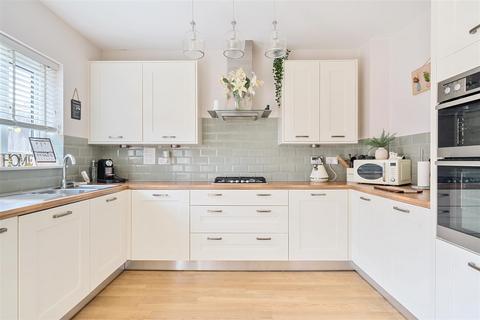 15 Bristol Close, Sittingbourne, ME10 5BE