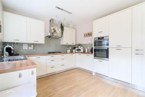15 Bristol Close, Sittingbourne, ME10 5BE