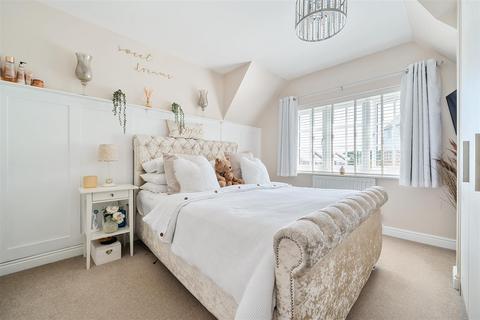 15 Bristol Close, Sittingbourne, ME10 5BE