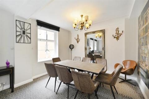 2 bedroom flat for sale, Hertford Street, Mayfair, London W1J