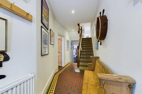 7 bedroom townhouse for sale, Cabbell Road, Cromer