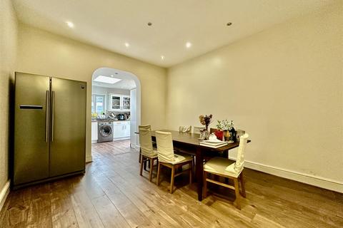 60 London Road, Wembley, HA9 7HG