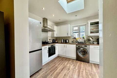 60 London Road, Wembley, HA9 7HG