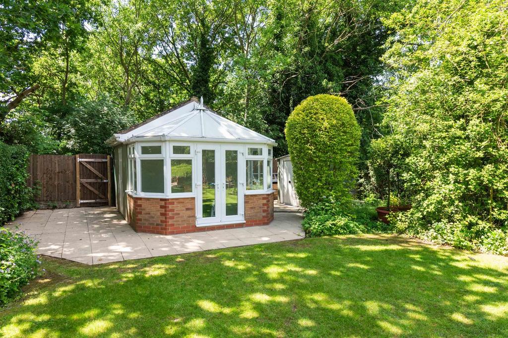 104 Widney Manor Road, Solihull, B91 3 JJ 25.jpg