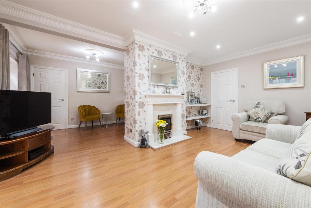 104 Widney Manor Road, Solihull, B91 3 JJ 6.jpg