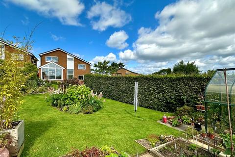 11 Chantry Close, Disley, Stockport, SK12 2DP