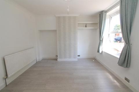17 Tavistock Walk, Carshalton, SM5 1QN