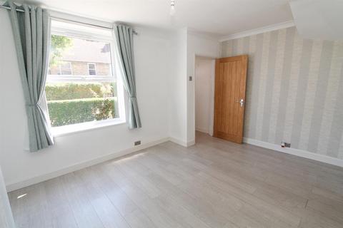 17 Tavistock Walk, Carshalton, SM5 1QN