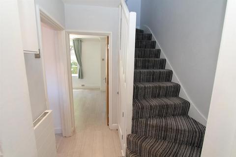 17 Tavistock Walk, Carshalton, SM5 1QN