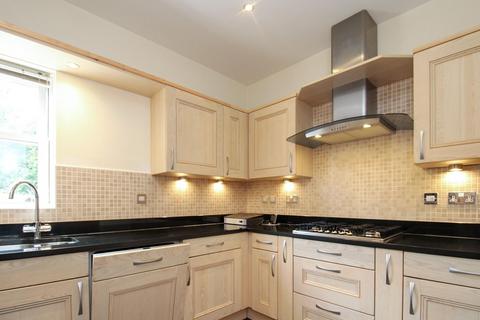 5 bedroom townhouse to rent, Caxton View, Ripon
