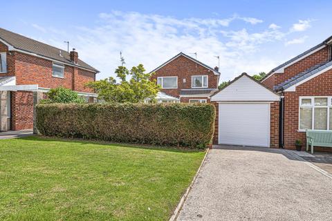 4 bedroom detached house to rent, Ladybridge Avenue, Worsley, Manchester