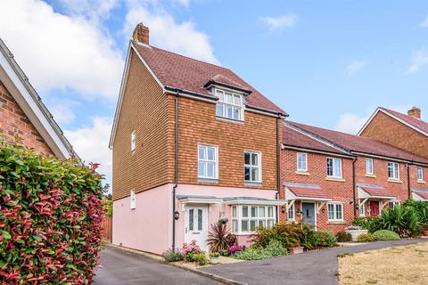 3 bedroom end of terrace house for sale, Mountbatten Drive, Southampton SO31