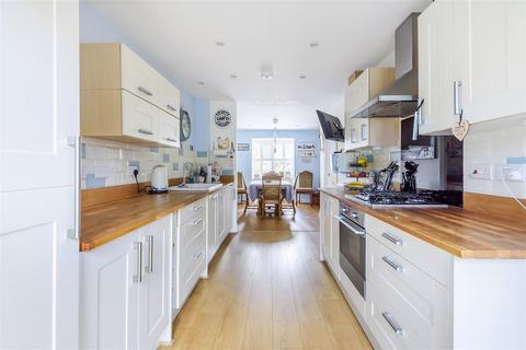 3 bedroom end of terrace house for sale, Mountbatten Drive, Southampton SO31