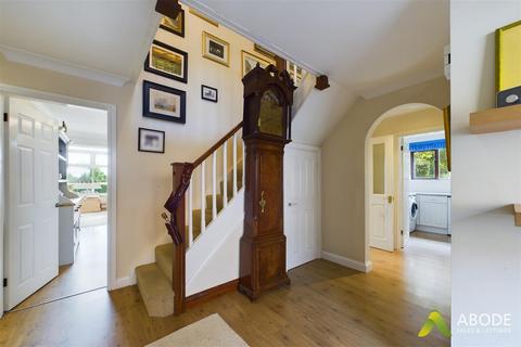 5 Dovelea, Rolleston On Dove, Burton-on-trent, DE13 9BL