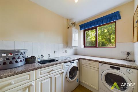 5 Dovelea, Rolleston On Dove, Burton-on-trent, DE13 9BL