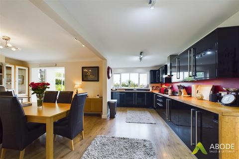 5 Dovelea, Rolleston On Dove, Burton-on-trent, DE13 9BL