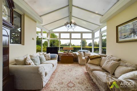 5 Dovelea, Rolleston On Dove, Burton-on-trent, DE13 9BL