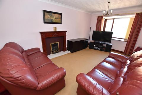 4 bedroom detached house for sale, Deans Drive, Hull