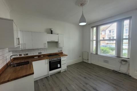 2 bedroom apartment to rent, Stade Street, Hythe