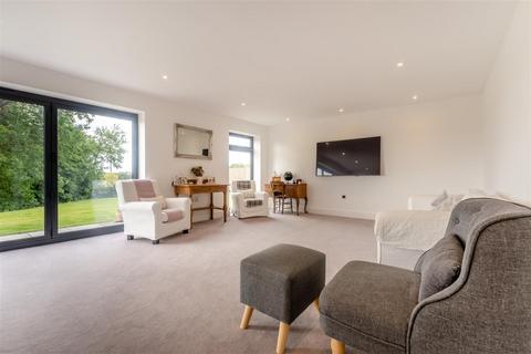 5 bedroom detached house for sale, Warmlake Orchard, Sutton Valence, Maidstone