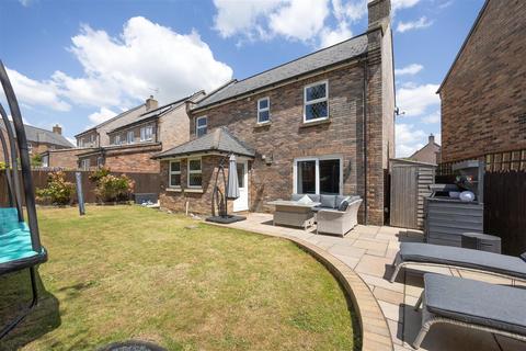 39 Lacock Gardens, Hilperton, Trowbridge, BA14 7TF