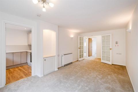 2 bedroom retirement property for sale, Riverside Court, North Chingford