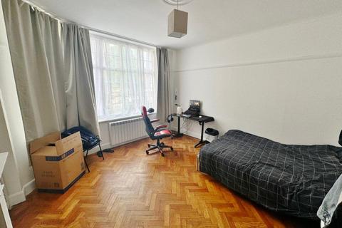 Studio to rent, Meads Street, East Sussex BN20