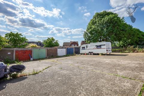 16 Mason Way, Waltham Abbey, EN9 3ET