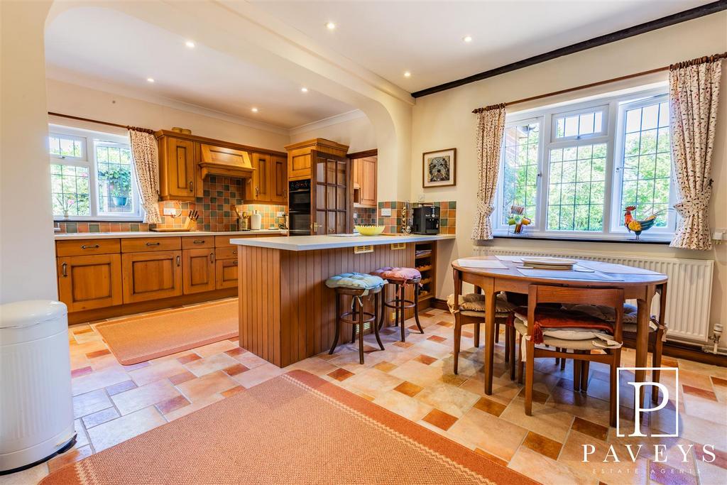 Kitchen breakfast room