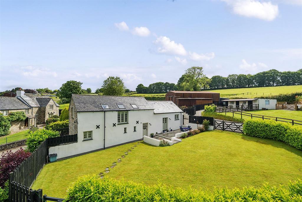 Lamerton 3 bed detached house for sale £550,000
