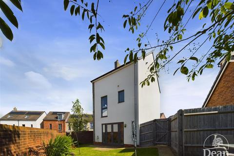 4 bedroom detached house for sale, Cinders Crescent, Cinderford