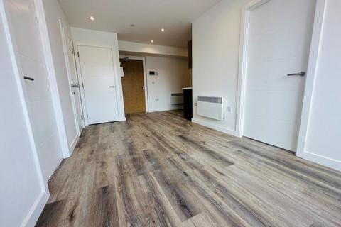 2 bedroom flat to rent, Silk House, Macclesfield, SK11 7JH