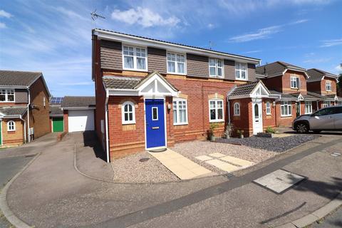 3 bedroom semi-detached house for sale, Aintree Drive, Rushden NN10