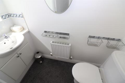20 Aintree Drive, Rushden, NN10 0YS