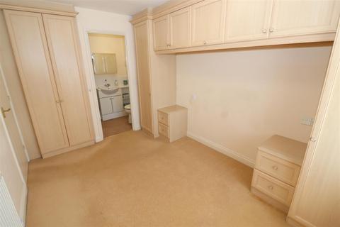 20 Aintree Drive, Rushden, NN10 0YS