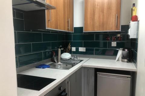 Studio to rent, Cromwell Road, Hounslow TW3