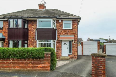 3 bedroom semi-detached house for sale, Ashleigh Avenue, Wakefield WF2