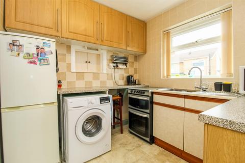 3 bedroom semi-detached house for sale, Ashleigh Avenue, Wakefield WF2