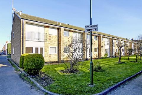 1 bedroom apartment to rent, York Road, Littlehampton BN17