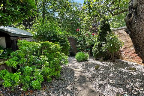 2 bedroom semi-detached house for sale, Victoria Road, Cambridge CB4