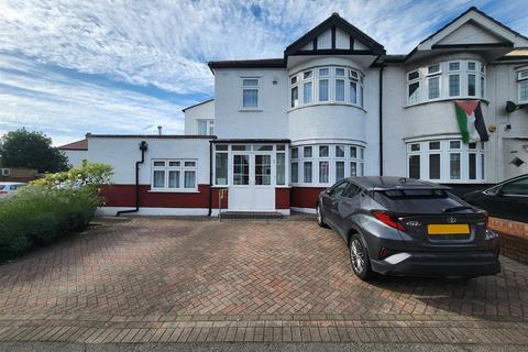 4 bedroom end of terrace house for sale, Redbridge Lane East, Redbridge - CORNER PLOT